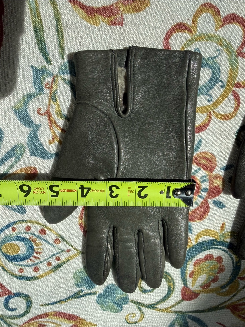 Luxurious Fur lined Gloves - Picture 7 of 7